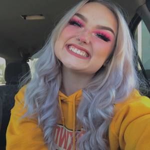 Meet your Posher, Destanie